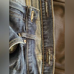 Men’s 34/32 lucky brand jeans. Only worn twice.